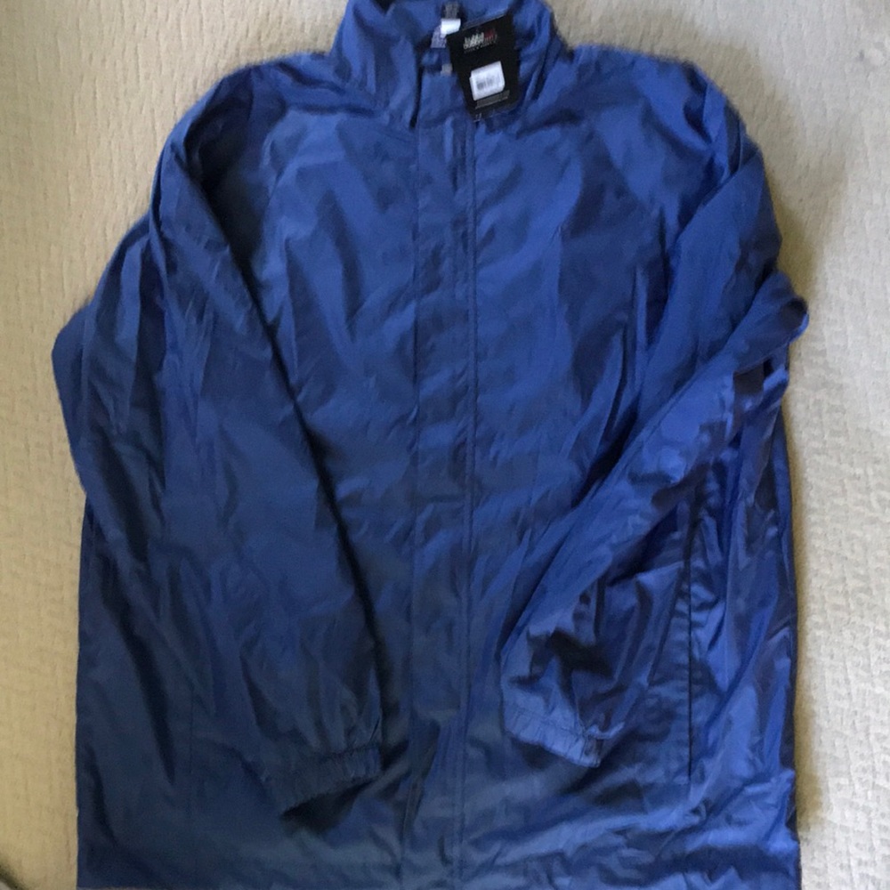 NWT’s bubbagolf water and wind golf jacket!